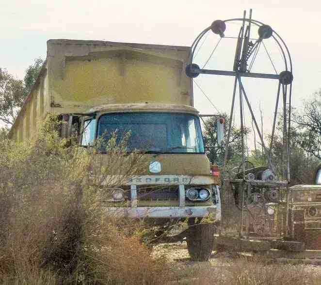 欧泊石真假辨别泡水(欧泊石怎么看好坏)插图1