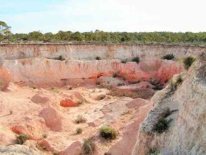 欧泊石真假辨别泡水(欧泊石怎么看好坏)插图7