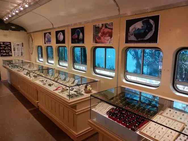 欧泊石真假辨别泡水(欧泊石怎么看好坏)插图8