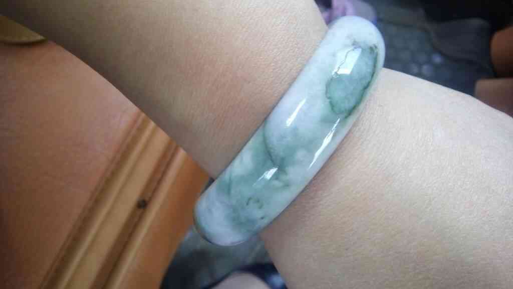 玉镯戴多久就认主人了(五大生肖不适合戴玉)插图4