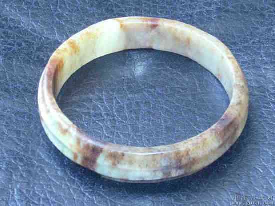 玉镯戴多久就认主人了(五大生肖不适合戴玉)插图5