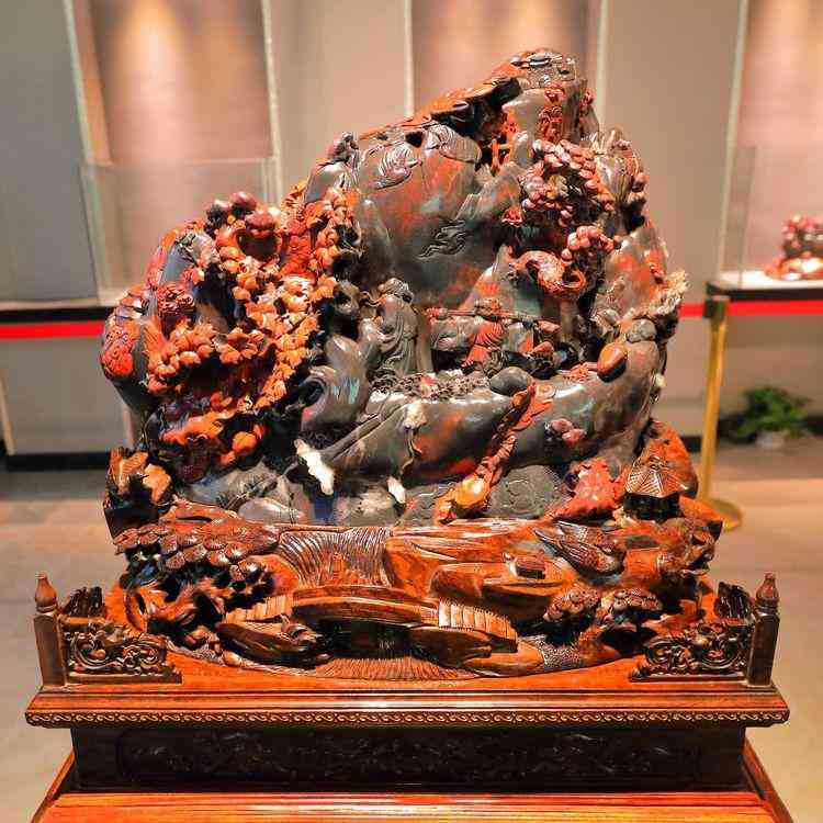 桂林鸡血玉全是假的(三种女人不适合戴玉)插图5