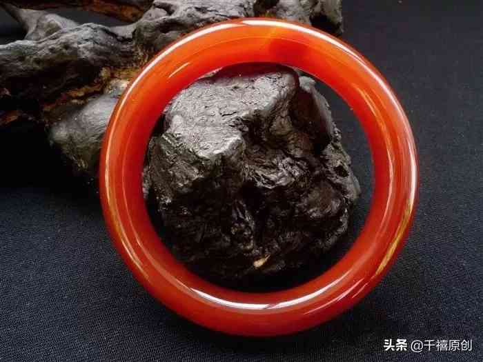 樱花玛瑙手镯一般多少钱(樱花玛瑙其实就是塑料)插图6 樱花玛瑙手镯一般多少钱(樱花玛瑙其实就是塑料)插图6