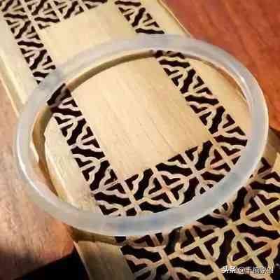 樱花玛瑙手镯一般多少钱(樱花玛瑙其实就是塑料)插图13 樱花玛瑙手镯一般多少钱(樱花玛瑙其实就是塑料)插图13