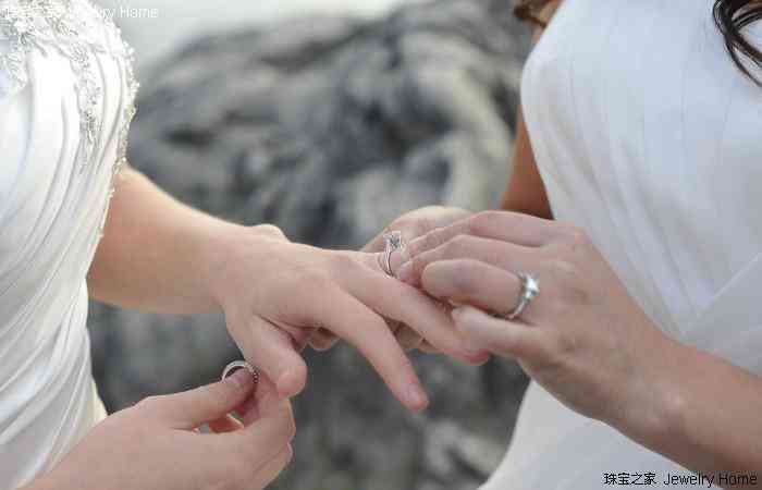 婚戒应该戴在哪个手指(婚戒应该戴在哪个手指上)插图11