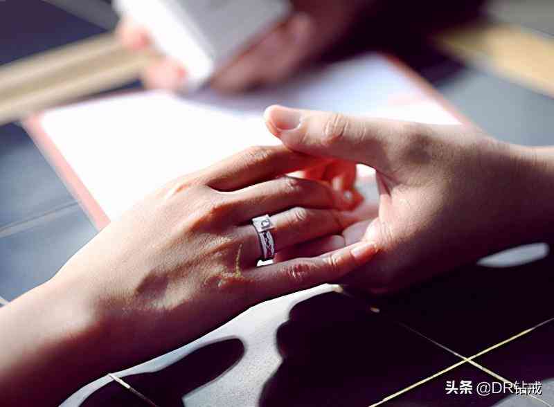 钻戒纯度买哪个级别的好(钻戒最纯是什么级别)插图2