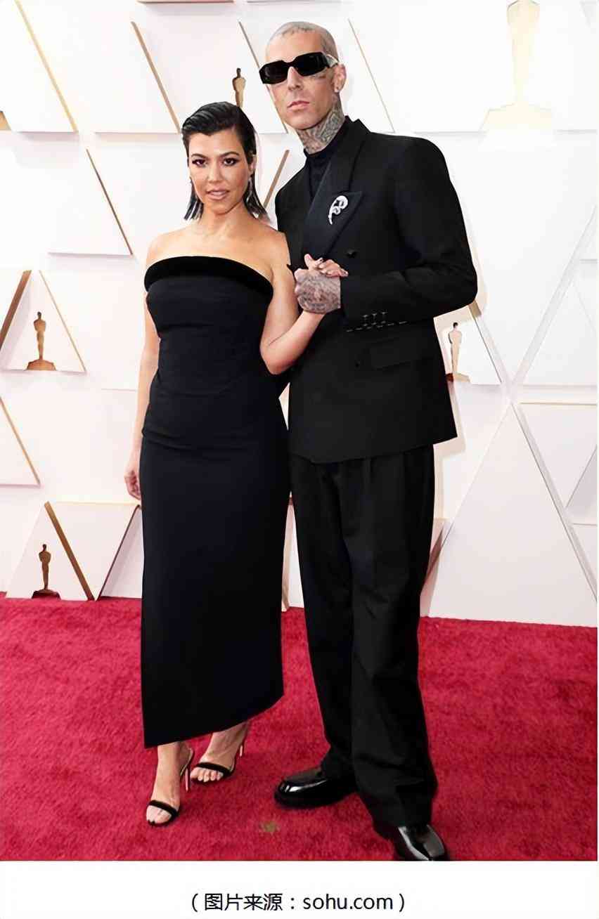 男士白金项链配什么吊坠好看(男士白金项链什么品牌好)