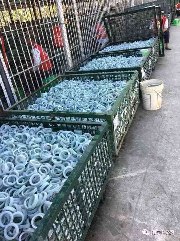 缅甸翡翠手镯价格(缅甸翡翠玉镯价格)插图2