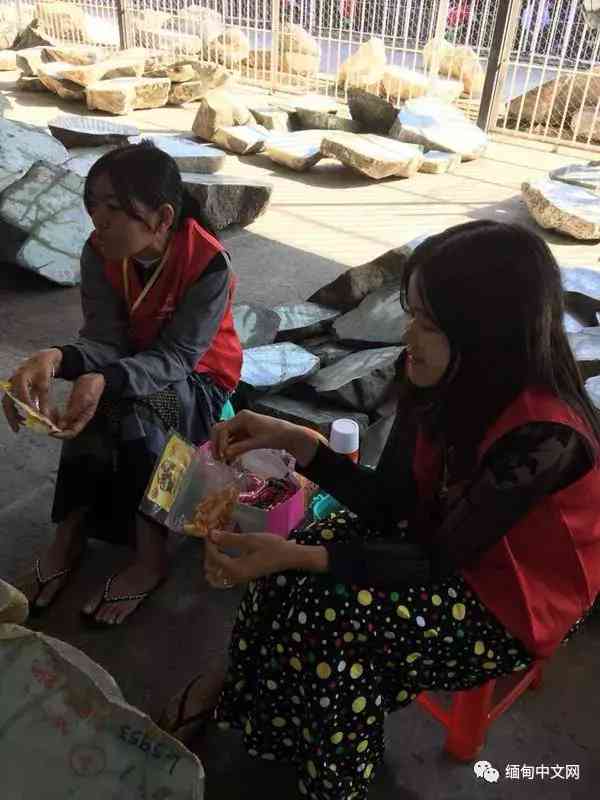 缅甸翡翠手镯价格(缅甸翡翠玉镯价格)插图4