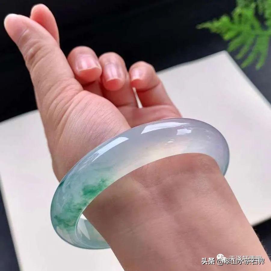 翡翠手镯价格(翡翠手镯糯种价格)插图5