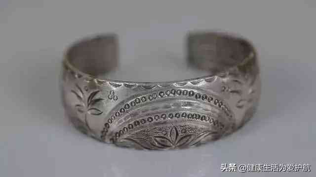 怎么清洗银项链(自己怎么清洗银项链)插图2