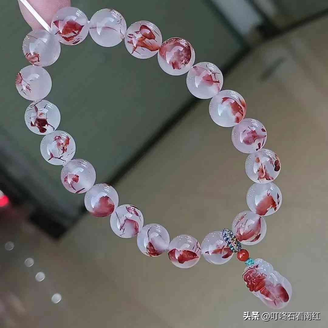 南红玛瑙手串(南红玛瑙手串的功效与作用)插图3 南红玛瑙手串(南红玛瑙手串的功效与作用)插图3