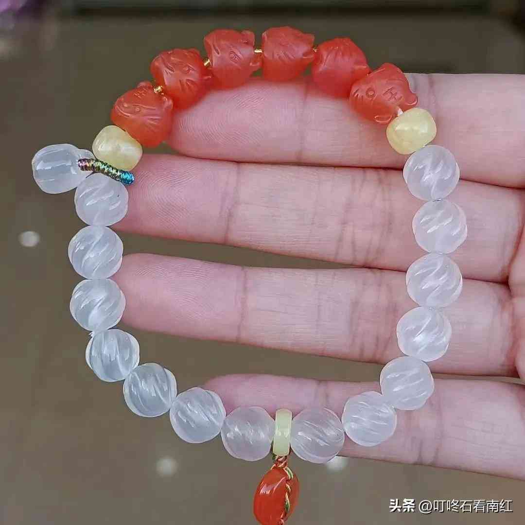 南红玛瑙手串(南红玛瑙手串的功效与作用)插图8 南红玛瑙手串(南红玛瑙手串的功效与作用)插图8