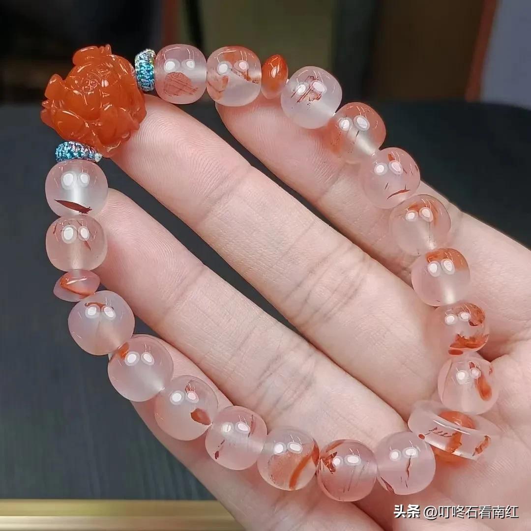南红玛瑙手串(南红玛瑙手串的功效与作用)插图9 南红玛瑙手串(南红玛瑙手串的功效与作用)插图9