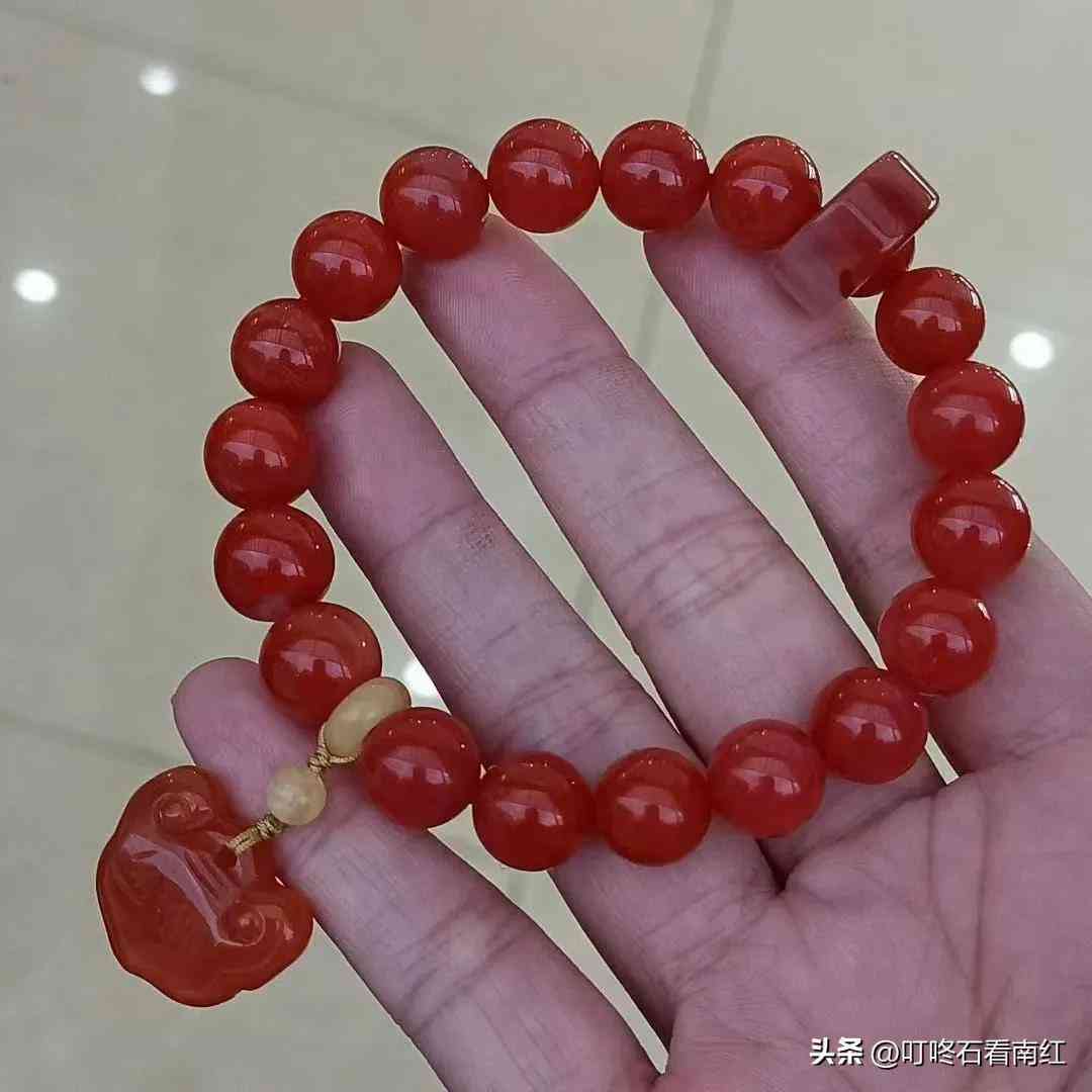 南红玛瑙手串(南红玛瑙手串的功效与作用)插图19 南红玛瑙手串(南红玛瑙手串的功效与作用)插图19