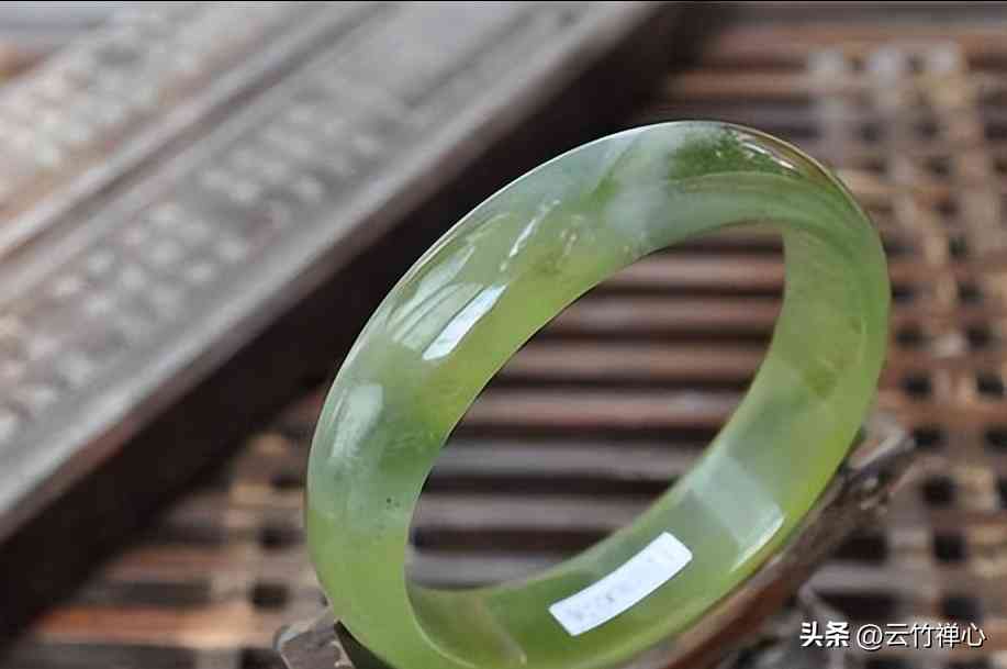 戴蓝田玉的好处和禁忌(蓝田玉颜色等级价格表)插图