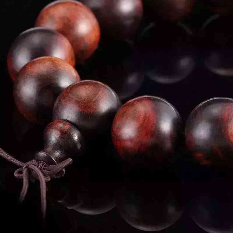 黄花梨手串怎么盘玩(黄花梨手串怎样盘最好)插图1