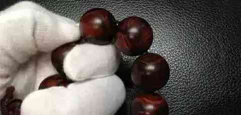 黄花梨手串怎么盘玩(黄花梨手串怎样盘最好)插图5