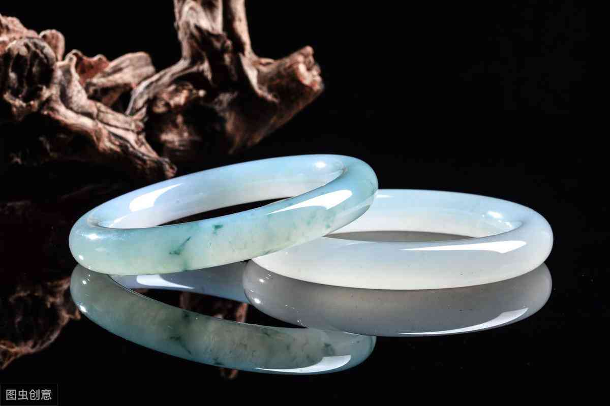 云南哪里可以买到正宗的翡翠(云南哪里可以买到正宗的翡翠手镯)