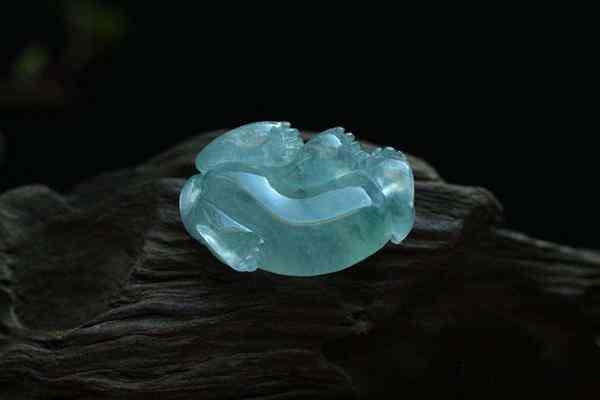 老坑冰种翡翠是什么意思(冰种和糯种哪个好)插图7