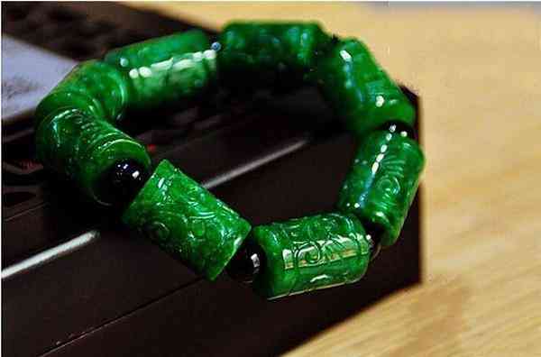 老坑冰种翡翠是什么意思(冰种和糯种哪个好)插图12