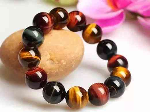 蓝虎眼石戴哪只手(蓝虎眼石招财吗)插图3 蓝虎眼石戴哪只手(蓝虎眼石招财吗)插图3