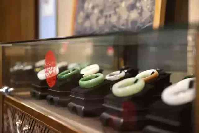 和田玉手镯怎么保养(怎么挑选和田玉手镯)