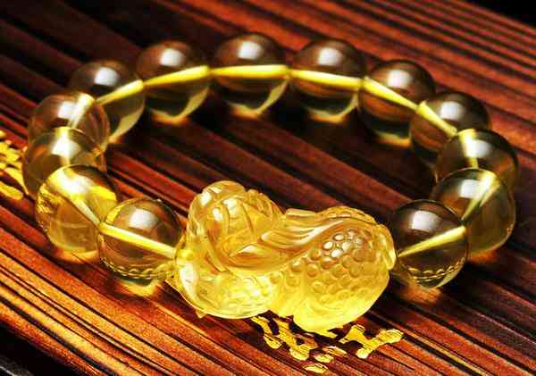 女生佩戴茶水晶的禁忌(女生佩戴茶水晶的禁忌是什么)插图6