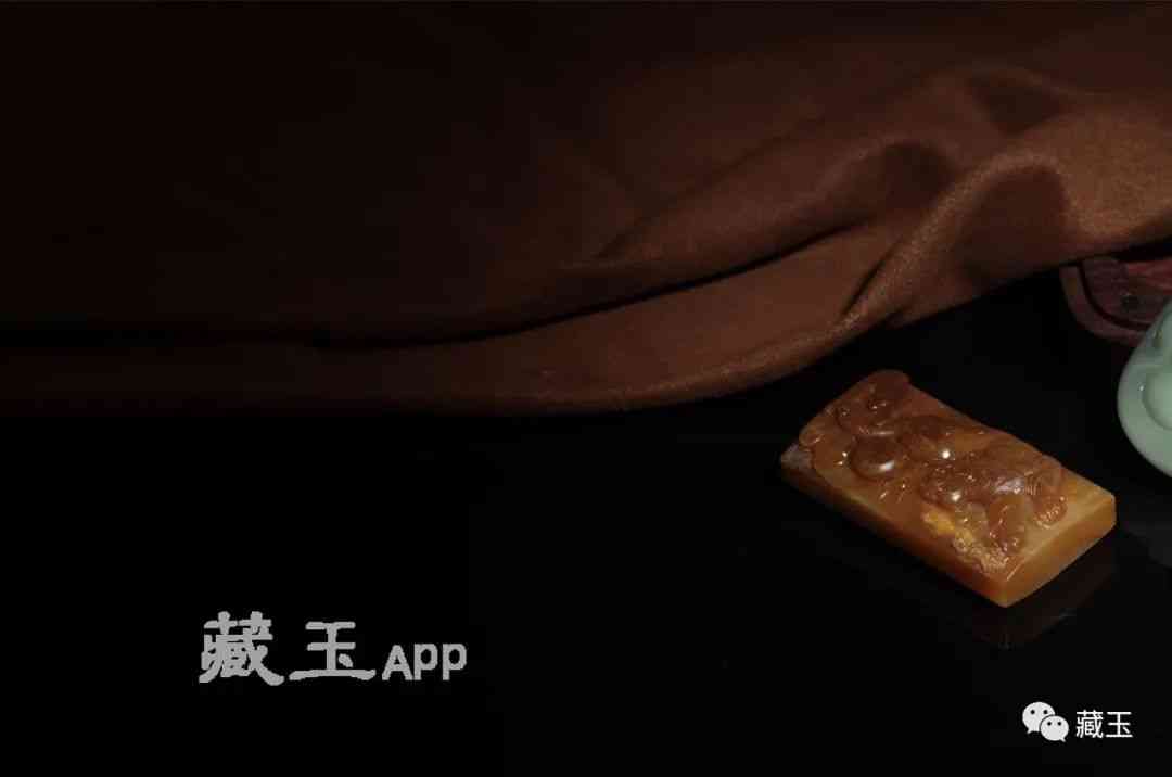 和田玉牌子一般值多少钱(和田玉牌子最好是什么尺寸)插图13 和田玉牌子一般值多少钱(和田玉牌子最好是什么尺寸)插图13