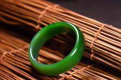 戴着玉镯睡觉的禁忌(戴玉镯睡觉会影响健康吗)插图2