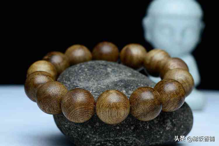 沉香手串佩戴十大禁忌(沉香手串有什么作用与功效)插图6