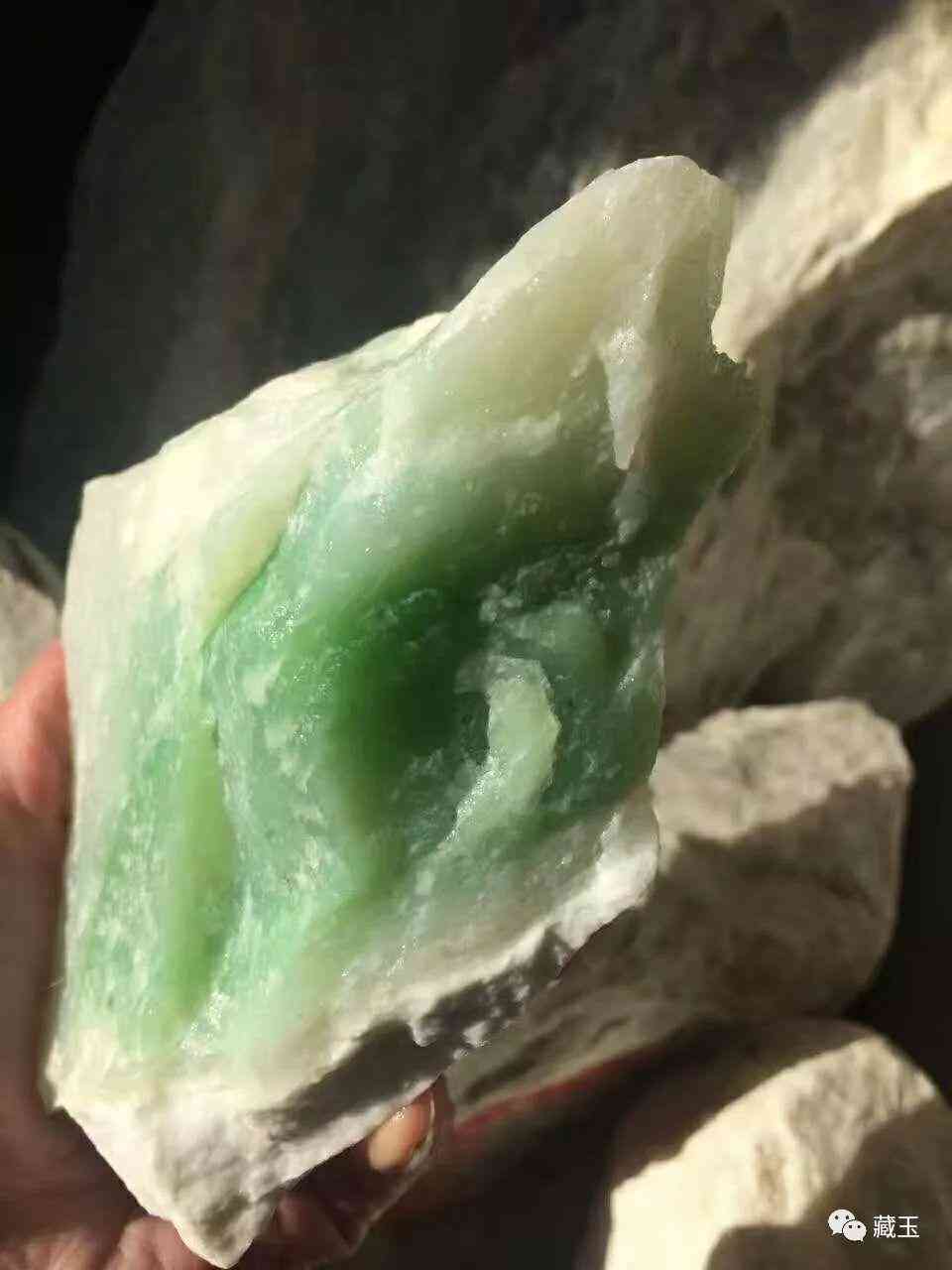 翠青玉手镯价格(翠青手镯图片)插图10