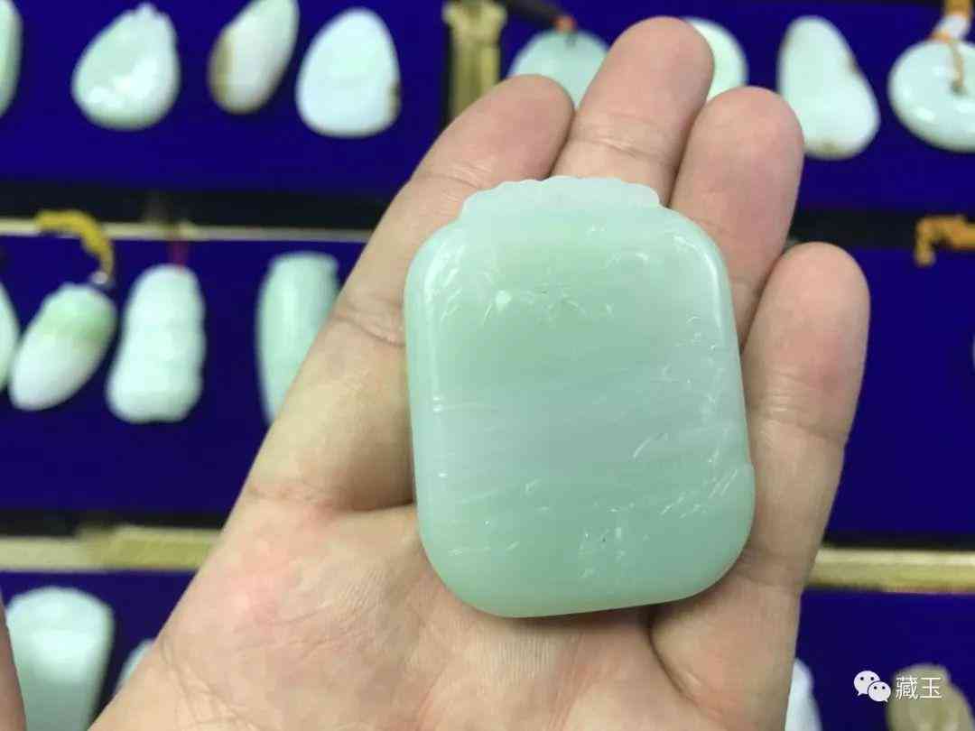 翠青玉手镯价格(翠青手镯图片)插图18