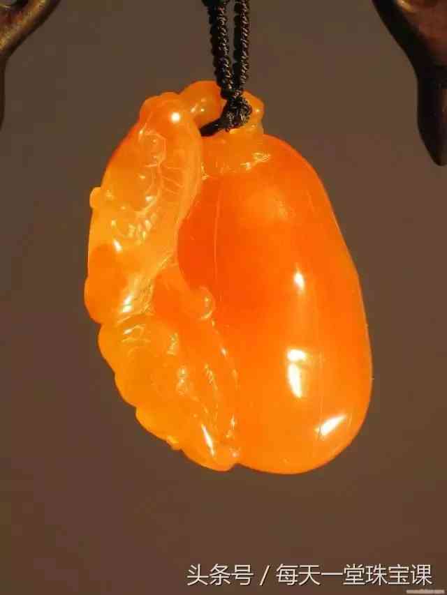 金丝玉为什么不建议戴(金丝玉为什么不建议戴右手)插图7 金丝玉为什么不建议戴(金丝玉为什么不建议戴右手)插图7