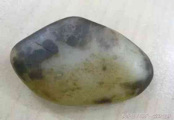 金丝玉为什么不建议戴(金丝玉为什么不建议戴右手)插图14 金丝玉为什么不建议戴(金丝玉为什么不建议戴右手)插图14