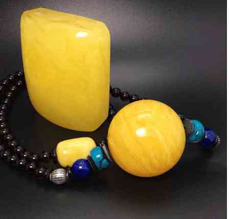 血珀和蜜蜡哪个好(根珀和蜜蜡哪个贵)插图1