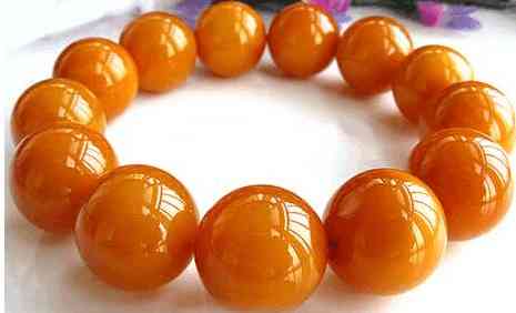 血珀和蜜蜡哪个好(根珀和蜜蜡哪个贵)插图2