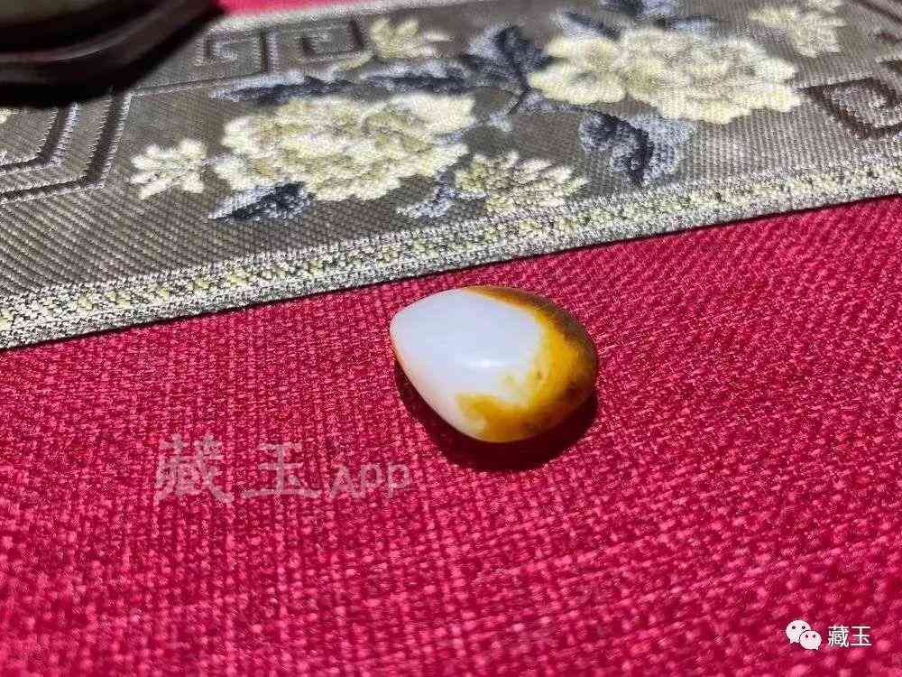 和田玉籽料手串价格(周大福和田玉手串值得买吗)插图3 和田玉籽料手串价格(周大福和田玉手串值得买吗)插图3