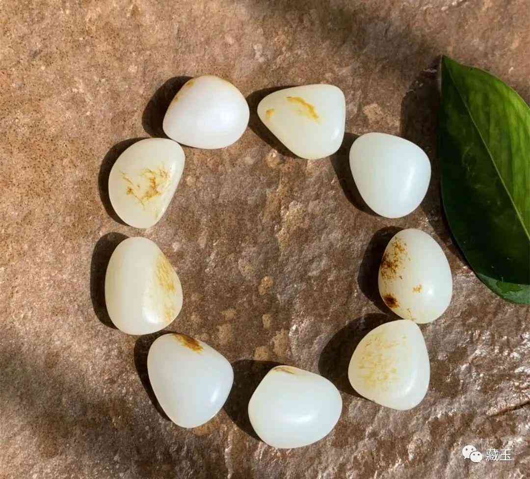 和田玉籽料手串价格(周大福和田玉手串值得买吗)插图10 和田玉籽料手串价格(周大福和田玉手串值得买吗)插图10