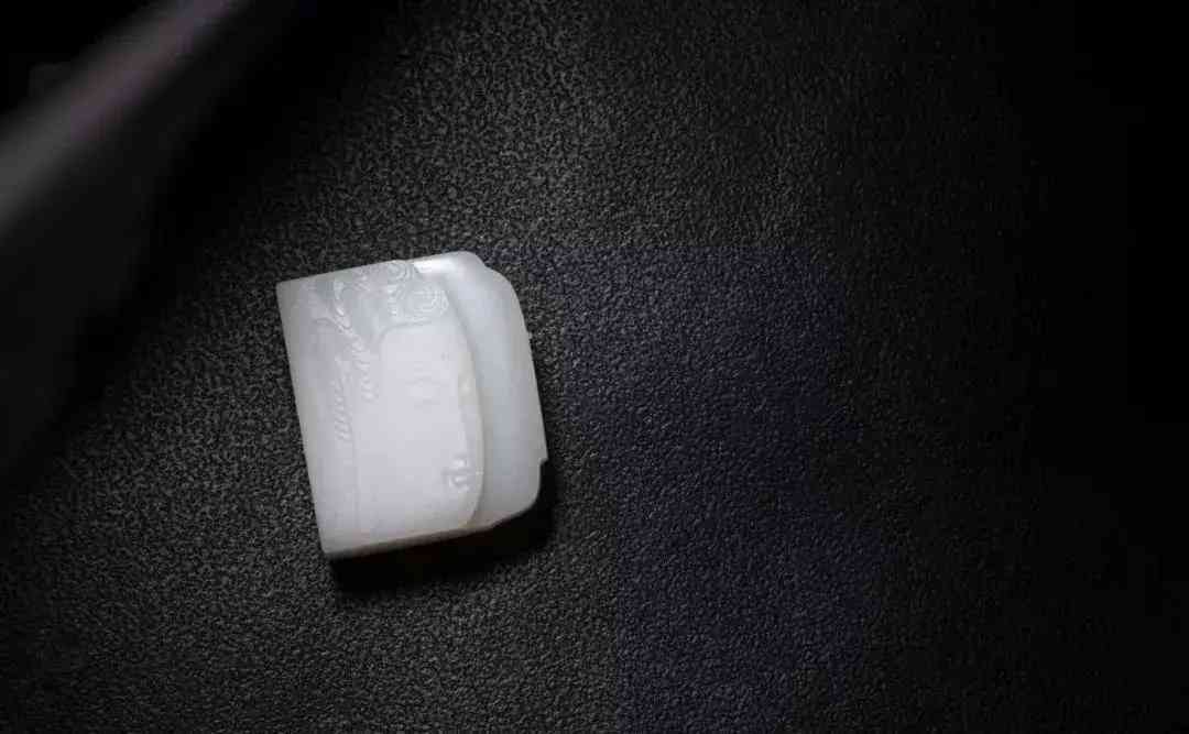 买玉镯去哪里买好(哪里买玉手镯既是正品又便宜)插图2