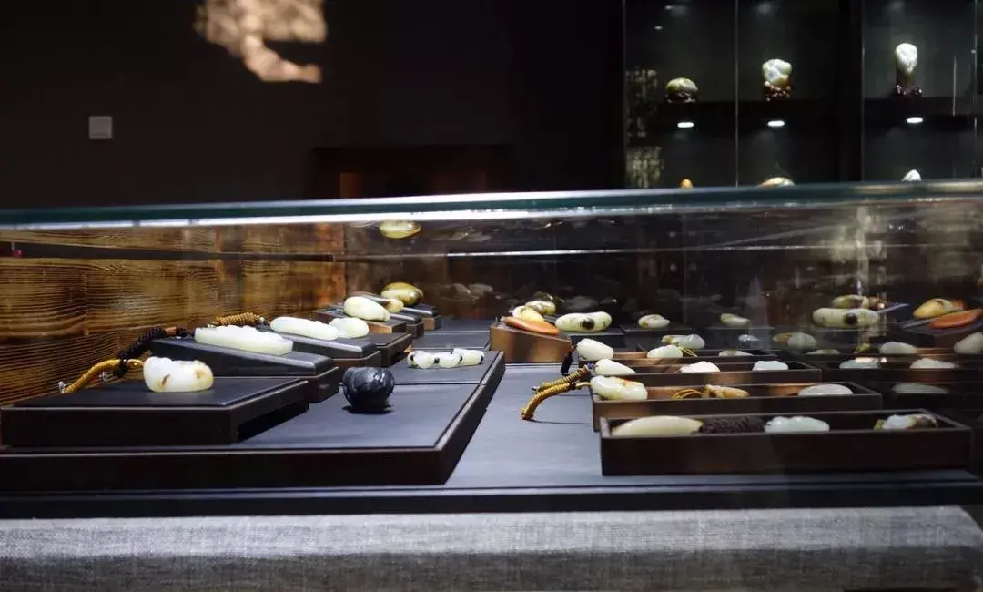 买玉镯去哪里买好(哪里买玉手镯既是正品又便宜)插图5