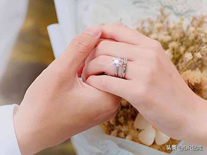 鸽子蛋钻戒多少克拉多少钱(鸽子蛋钻戒是几克拉)插图1