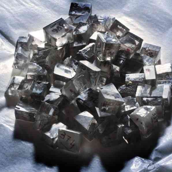 为什么买裸钻那么便宜(钻石店为什么推荐买裸石)插图2