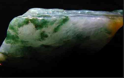 翡翠原石产地是哪里(翡翠原石产自哪里)插图1