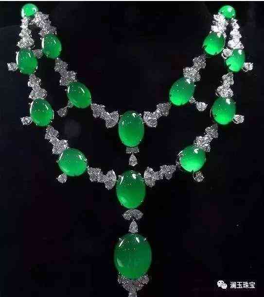 翡翠在灯光下是咋样的(翡翠在灯光下是咋样的样子)插图2 翡翠在灯光下是咋样的(翡翠在灯光下是咋样的样子)插图2