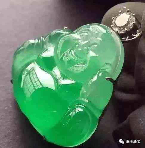 翡翠在灯光下是咋样的(翡翠在灯光下是咋样的样子)插图5 翡翠在灯光下是咋样的(翡翠在灯光下是咋样的样子)插图5