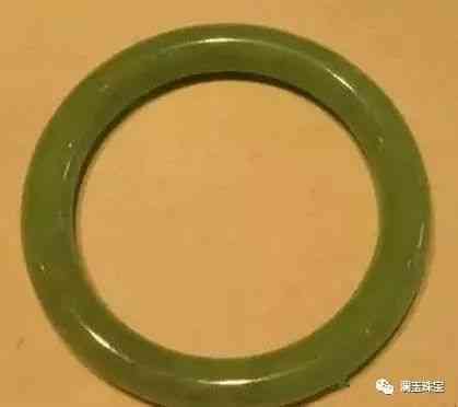 翡翠在灯光下是咋样的(翡翠在灯光下是咋样的样子)插图15 翡翠在灯光下是咋样的(翡翠在灯光下是咋样的样子)插图15