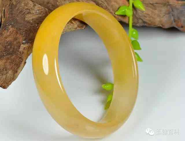 金丝玉手镯适合什么人(金丝玉手镯适合什么人戴)插图6