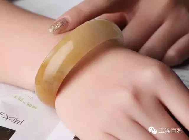 金丝玉手镯适合什么人(金丝玉手镯适合什么人戴)插图7