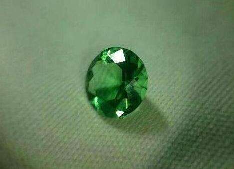 水晶真假的鉴别方法(天然水晶原石真品图)插图2